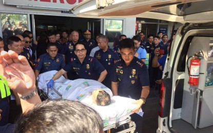 <p><strong>PRRD TO VISIT GAMBOA.</strong> Philippine National Police Chief, Gen. Archie Gamboa, is being transferred from the West Lake Medical Center in San Pedro, Laguna to an ambulance that would take him to St. Luke's Medical Center in Taguig City after he and seven others figured in a helicopter crash on Thursday morning (March 5, 2020). Malacañang said President Rodrigo Duterte will “most likely” visit Gamboa. <em>(Contributed photo)</em></p>