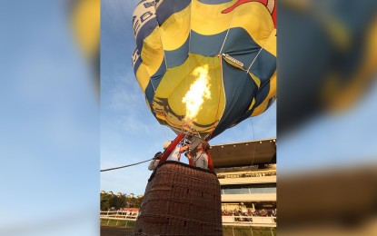 <p><strong>HOT AIR BALLOON.</strong> This year's Hot Air Balloon Festival opens at the San Lazaro Leisure Park in Carmona, Cavite on Friday (March 6, 2020). Visitors will be treated to a spectacle of colorful hot air balloons, flying exhibitions, and other air sports during the event from March 6 to 8. <em>(PNA photo by Avito C. Dalan)</em></p>