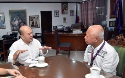 <p><strong>CLASSES SUSPENDED.</strong> The Department of Education (DepEd) in Sarangani province has suspended classes starting next week in all public schools due to the coronavirus disease 2019 (Covid-19) threat. Gildo Mosqueda (right), DepEd-Sarangani division superintendent, announced the decision on Thursday following a meeting with Gov. Steve Chiongbian Solon (left). <em>(Photo courtesy of the Sarangani Communications Service)</em></p>