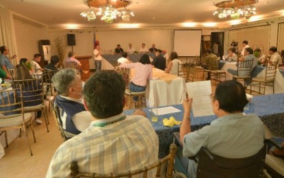 <p><strong>MEETING WITH MAYORS</strong>. Municipal and city mayors of Negros Occidental meet with Governor Eugenio Jose Lacson and Vice Governor Jeffrey Ferrer during the Negros Association of Chief Executives assembly held at Nature’s Village Resort in Talisay City on Monday (March 16, 2020). The top provincial officials and the local chief executives unanimously agreed to cancel the staging of the 27th Panaad sa Negros Festival on April 20 to 26 amid the Covid-19 threat. <em>(Photo courtesy of Negros Occidental PIO)</em></p>