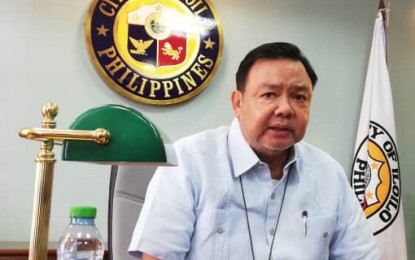 <p><strong>LOCKDOWN.</strong> Iloilo City Mayor Jerry Treñas says the local government “is considering” to impose a lockdown to contain the Covid-19. As of 10 am Wednesday (March 18, 2020), Iloilo City has 980 persons under monitoring (PUMs) while 27 are classified as patients under investigation (PUIs). <em>(PNA photo by Perla G. Lena)</em></p>