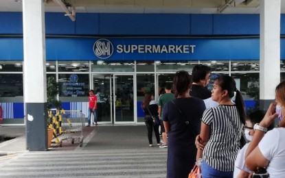 <p><strong>STILL OPEN.</strong> The SM City Bacolod Supermarket will remain open daily from 9 a.m. to 7 p.m. although the mall’s operations will temporarily stop starting Thursday (March 19, 2020) until further notice. Mayor Evelio Leonardia has issued Executive Advisory 1 to the eight shopping malls in Bacolod, urging their respective managements to observe guidelines on business operations in the light of the public concerns over Covid-19. <em>(PNA Bacolod file photo)</em></p>