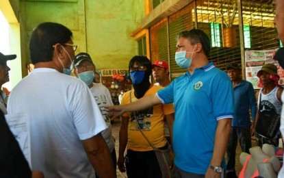 <p><strong>INSPECTION.</strong> Sagay City Mayor Alfredo Marañon III (center) inspects stores and markets in the northern Negros city earlier this week. On Wednesday (March 18, 2020), the mayor prohibited students from going to Internet stations and similar establishments as classes in all levels have been suspended amid the threat of coronavirus disease 2019 (Covid-19). <em>(Photo courtesy of Sagay City Information and Tourism Office)</em></p>
