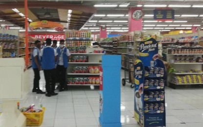 <p><strong>PRICE CONTROL.</strong> Basic goods sold in the supermarket of a major shopping mall in Bacolod City. The Department of Trade and Industry-Negros Occidental has issued an automatic price control reference for retail establishments in this city this week.<em> (PNA Bacolod file photo)</em></p>