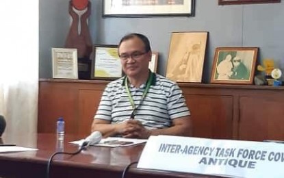 <p><strong>STABLE CONDITION.</strong> Dr. Ric Noel Naciongayo, Antique Provincial Health Officer, says that 13 patients under investigation admitted in hospitals in the province are now on stable condition, during a press conference on Friday (March 20, 2020). He said the patients could be discharged after their 14-day quarantine and management. <em>(PNA photo by Annabel Consuelo J. Petinglay)</em></p>