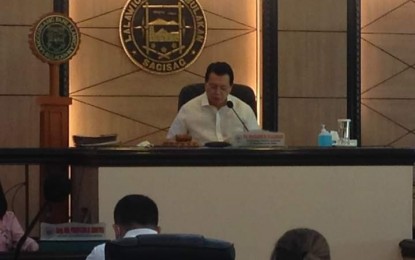 <p><strong>STATE OF CALAMITY</strong>. Bulacan Vice Governor Wilhelmino Sy-Alvarado leads the declaration of a state of calamity as a presiding officer with the support of the members of Sangguniang Panlalawigan through a special session on Thursday (March 19, 2020). The move is part of an effort to address and contain the spread of new coronavirus disease (Covid-19) in the province.  <em>(Photo courtesy of Provincial Public Affairs Office)</em></p>