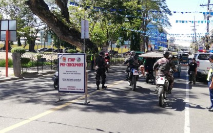 <p><strong>REGULAR CHECKPOINTS.</strong> To ensure that laws and other measures to prevent the spread of the coronavirus 2019 in Dumaguete City and Negros Oriental are followed strictly, the police continue to conduct regular random checkpoints. Dumaguete Mayor Felipe Antonio Remollo has ordered the closure of establishments where clients engage in person-to-person contact, such as internet cafes, fitness gyms, and massage parlors. <em>(Photo by Judy Flores Partlow)</em></p>