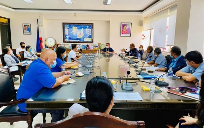 <p><strong>AUGMENTING RICE SUPPLY.</strong> Mindanao Development Authority Secretary Emmanuel Piñol (center) discusses with officials of North Cotabato on Monday (March 30, 2020) the “Quick Turn-Around” plan for rice production. The initiative emerged as a response to the projected tight supply of rice in the country after major exporting countries said they would stop or limit their exports as a result of the Covid-19 pandemic. <em>(Photo from Secretary Emmanuel Piñol's Facebook Page)</em></p>