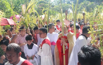<p><strong>HOLY WEEK ACTIVITIES SCRAPPED.</strong> Most activities held during the observance of Holy Week in the Diocese of Dumaguete, such as the blessing of palm branches during Palm Sunday, are scrapped this year due to the Covid-19 threat. This is to avoid mass gatherings that would place people at risk for community transmission of the disease, Dumaguete Bishop Julito Cortes said on Monday (March 30, 2020).<em> (File photo by Judy Flores Partlow)</em></p>
<p> </p>