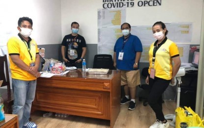 <p><strong>FIGHT VS. COVID.</strong> Photo shows the contact tracing team of the Aklan Provincial Health Office for the coronavirus disease 2019 (Covid-19). Dr. Cornelio Cuachon (second from right) reported on Friday (April 3, 2020) that the 18 front-liners at Ciriaco S. Tirol Hospital in Boracay Island finished their 14-day quarantine and await testing for the disease. <em>(PNA photo courtesy of Dr. Cornelio Cuachon)</em></p>