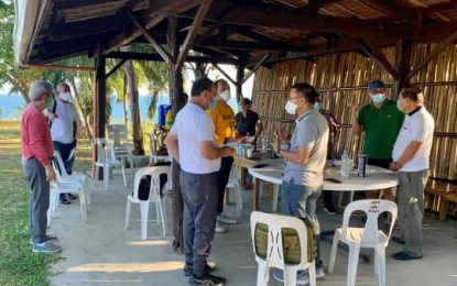 <p><strong>FORCES COMBINED.</strong> Local chief executives in the northern towns of Iloilo meet on Sunday (April 5, 2020) to harmonize their efforts against the coronavirus disease 2019 (Covid-19). The 11 towns in the northern part of the province remain free from Covid-19 as of Sunday. <em>(PNA photo courtesy of Ajuy Mayor Jett Rojas)</em></p>
