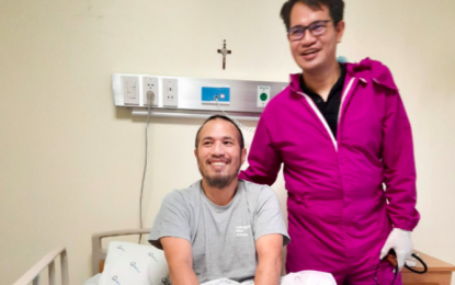 <p><strong>COVID-19 SURVIVOR.</strong> Jo Avila, a professional photographer, recently survived Covid-19. He expressed appreciation for the health workers who patiently worked for his fast recovery. <em>(Photo courtesy of Jo Avila)</em></p>