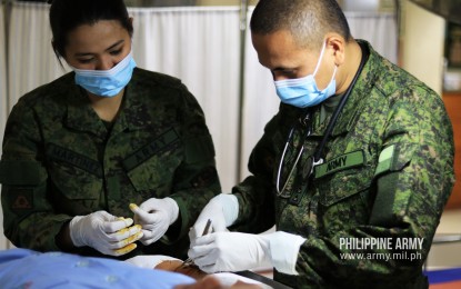 <p>Philippine Army doctors. (Photo<em> courtesy of Army Chief Public Affairs Office)</em></p>
