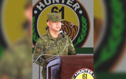 <p><strong>OPS VS. REBELS.</strong> Lt. Col. Joel Benedict Batara, commander of 61st Infantry Battalion of the Philippine Army, on Saturday (April 18, 2020) said a suspected member of the Communist Party of the Philippines-New People’s Army was killed while seven others were captured in an encounter at Miagao town, Iloilo. The Army nabbed a 14-year-old suspected NPA member as they received complaints that the rebels were using the area to train recruits.<em> (PNA file photo)</em></p>