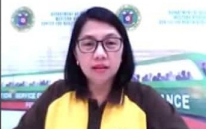 <p><strong>RECOVERIES</strong>. Dr. Renilyn Reyes, head of the DOH-CHD 6’s Public Health Development Program, says Western Visayas has already recorded Covid-19 recoveries in a press conference on Friday (April 24, 2020). However, three new confirmed cases were also recorded bringing the total positive cases to 58. (<em>PNA photo by Perla G. Lena</em>)  </p>