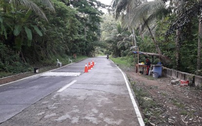 <p><strong>EMPTY ROAD</strong>. A portion of the road leading to Tarangnan town in Samar. With 15 confirmed Covid-19 cases in the town, Mayor Arnel Tan in a letter on Wednesday (May 13, 2020) asked the national government for an extension of the enhanced community quarantine. <em>(Photo courtesy of Tarangnan fire station)</em></p>