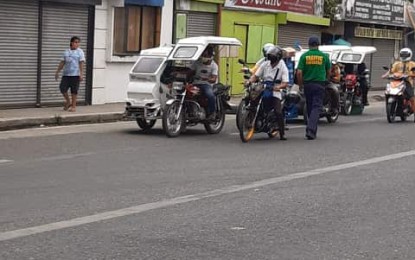 <p><strong>BACK TO ECQ.</strong> San Jose de Buenavista Mayor Elmer Untaran said on Wednesday (May 6, 2020) they wanted their town to revert to enhanced community quarantine for the protection of their residents. He said placing the province’s capital town to general community quarantine resulted in the influx of people from other towns doing business transactions. <em>(PNA photo by Annabel Consuelo J. Petinglay)</em></p>