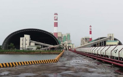 <p><strong>SUPPORT IN TIME OF COVID-19.</strong> The power plant of Global Business Power Corp. in Iloilo in Barangay Ingore, La Paz in lloilo City. The GBP subsidiaries on Friday (May 8, 2020) remitted to Iloilo City its PHP15.32 million Energy Regulations 1-94 Fund share that can be used to boost the local government’s Covid-19 response. <em>(PNA file photo by Perla G. Lena)</em></p>