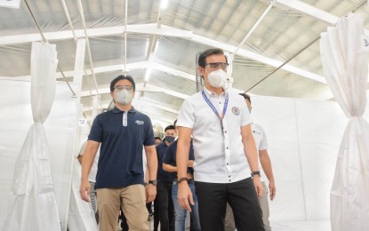 <p><strong>QUARANTINE FACILITY.</strong> Manila Mayor Francisco "Isko" Moreno Domagoso inspects the Araullo Quarantine Facility on Thursday (May 14, 2020). Quarantine protocols are still strictly imposed over the city amid the impending imposition of the modified enhanced community quarantine. <em>(Photo from Manila PIO)</em></p>