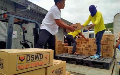 <p><strong>AID FOR TYPHOON VICTIMS.</strong> The Department of Social Welfare and Development (DSWD) transports family food packs to Catarman, Northern Samar on Friday (May 16, 2020). Based on the DSWD inventory, a total of 4,814 FFPs are prepositioned for families affected by typhoon Ambo in Samar provinces. <em>(Photo courtesy of DSWD)</em></p>
