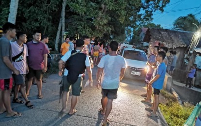 <p><strong>SHOOTING.</strong> The chaos in Gadgaran village, Calbayog City in Samar after a soldier went amok, killing six people and wounding two others on Tuesday afternoon (May 19, 2020). The gunman, an ex-soldier, also died in a shootout with policemen. <em>(Contributed photo)</em></p>