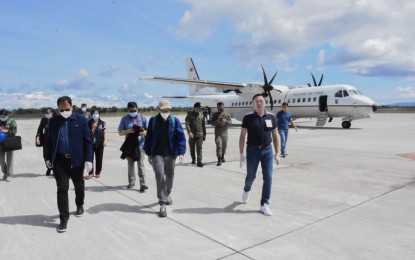 <p><strong>MODEL FOR REOPENING</strong>. Governor Arthur Yap accompanies National Task Force Against Covid-19 chief implementer Carlito Galvez Jr. and deputy chief implementer Vivencio Dizon in inspecting the Bohol-Panglao International Airport where a molecular laboratory will be installed for the quick test for travelers on Saturday (May 23, 2020). Galvez lauded Yap’s leadership in preventing the spread of Covid-19 and eyed Bohol as a model for reopening of business in June, along with Baguio. <em>(Photo courtesy of Gov. Arthur Yap)</em></p>
<p> </p>