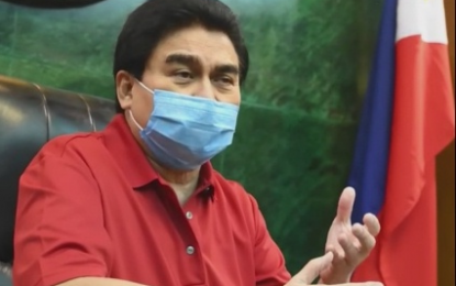 <p><strong>NO TO AUGUST CLASS OPENING.</strong> Bacolod City Mayor Evelio Leonardia opposes the August 24 opening of classes in a video message on Wednesday (May 27, 2020). Leonardia, the national president of the League of Cities of the Philippines, said opening of classes should be pushed backed until vaccine is developed to protect children from coronavirus disease 2019. <em>(Screenshot from Bacolod City PIO video)</em></p>