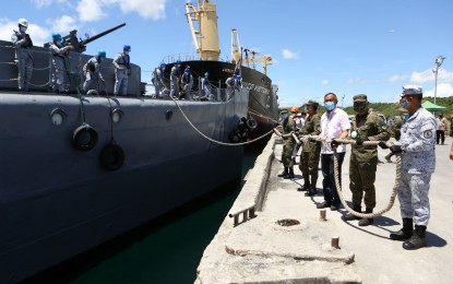 <p><strong>PROTECTING PHILIPPINE RISE.</strong> AFP chief-of-staff, Gen. Felimon Santos Jr. (2nd from right) leads the send-off for the Philippine Navy’s maritime vessel BRP Quezon (PS-70) and the Naval Task Unit 11.6.1. in Sta. Ana, Cagayan on Wednesday (June 10, 2020). The contingent is tasked to navigate and safeguard the areas of the Philippine Rise (formerly Benham Rise). <em>(Photo courtesy of AFP Public Affairs Office)</em></p>