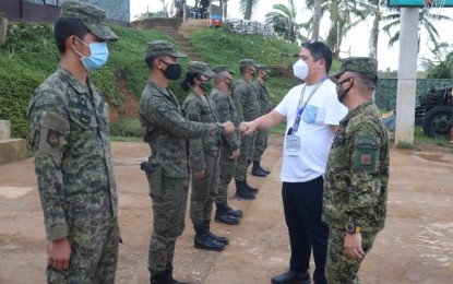 <p><strong>ANTI-TERROR DRIVE.</strong> Northern Samar Governor Edwin Ongchuan talks to key officers of the Philippine Army's 20th Infantry Battalion (IB) during a camp visit in Las Navas town on May 19, 2020. Local government officials in Northern Samar on Sunday (June 14, 2020) expressed support to the enactment of the Anti-Terrorism Bill to contribute to the “attainment of just and lasting peace” in the province. <em>(Photo courtesy of Philippine Army 20th IB)</em></p>