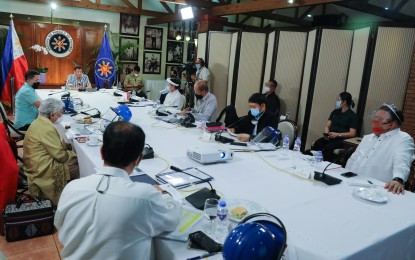 <p>President Rodrigo Duterte holds a meeting with members of the Inter-Agency Task Force for the Management of Emerging Infectious Diseases (IATF-EID) at the Malago Clubhouse in Malacañang on June 15, 2020. <em>(Presidential photo)</em></p>