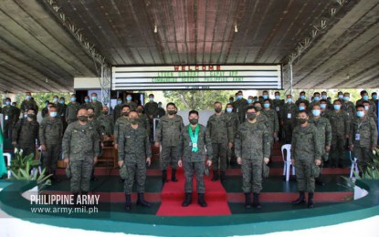 <p><strong>WORLD-CLASS TROOPS.</strong> Army commander, Lt. Gen. Gilbert Gapay (center) leads the 13th anniversary celebration of the Army Artillery Regiment (AAR) at Fort Magsaysay, Nueva Ecija on Wednesday (June 17, 2020). In his speech, Gapay said Filipino troops are among the best fighters in the world despite lacking modern equipment.<em> (Photo courtesy of the Army Chief Public Affairs Office)</em></p>