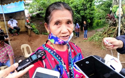 <p class="p1"><strong>31 YEARS ON.</strong> Helen Dominguez, a survivor and eyewitness of the 1989 Rano Massacre speaks to members of the media on Thursday (June 25, 2020). Victims of the tragedy were remembered and given tribute in a symbolic rite in Digos City. <em>(PNA photo by Che Palicte)</em></p>