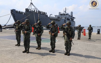 <p><strong>SEASONED MARINE UNIT.</strong> Members of the Philippine Marine Corps' 9th Marine Battalion arrive at Sangley Point in Cavite on Thursday (July 2, 2020). The battalion has been deployed in Tawi-Tawi, Sulu, and Zamboanga since 2010 and has returned home to undergo training that will allow them to be capable of performing mission-essential tasks to the "full range of military operations". <em>(Photo courtesy of Naval Public Affairs Office)</em></p>