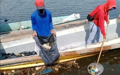 <p><strong>RIVER PATROLLERS</strong>. More than 11 tons of mixed waste have been collected by Department of Environment of Environment and Natural Resources (DENR) river patrollers from various bodies of water in Central Luzon since March 2020. The DENR and other mandated agencies are committed to clean Manila Bay, a large part of which is within the region<em>. (Photo by DENR-Region 3)</em></p>