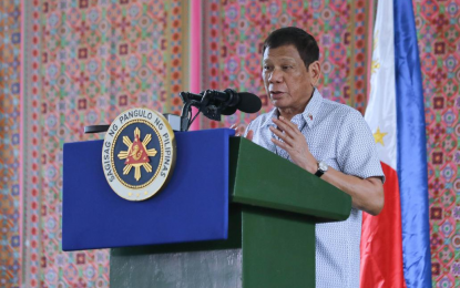 <p><strong>SULU VISIT</strong>. President Rodrigo Duterte talks to the troops during his visit to the Kuta Heneral Teodulfo Bautista Headquarters in Jolo, Sulu on July 13, 2020. Malacañang on Tuesday said Duterte was not referring to the Lopez family, which controls ABS-CBN Corp. when he claimed that he has “dismantled” the oligarchy without having to declare martial law.<em> (Presidential photo by Robinson Niñal Jr.)</em></p>