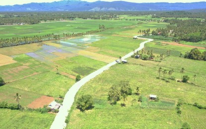 <p><strong>ROAD TO PROGRESS.</strong> The Department of Public Works and Highways in the Caraga Region announces the completion of the PHP29.5-million farm-to-market-road (FMR) in Surigao del Sur. This project will benefit the rice farmers in barangays Tigabong and Magasang in Cantilan town. <em>(Photo courtesy of DPWH-13 Information Office)</em></p>
