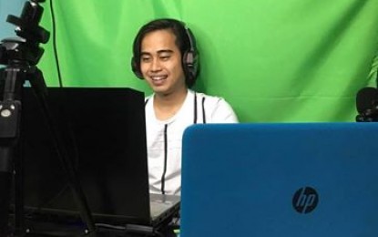<p><strong>BIRTHDAY TOURNEY</strong>. Haridas Pascua on his live broadcast over Youtube hosting his birthday online tournament. International Master (IM) Jan Emmanuel Garcia scored 97 points on a 66-percent winning rate to run away with the 2nd IM Haridas Pascua birthday online chess tournament held Friday (July 17, 2020) <em>(Photo from the FB of Haridas Pascua)</em></p>