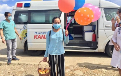 <p><strong>RECOVERED</strong>. The local government of Kananga in Leyte sent home a patient who recovered from coronavirus disease (Covid-19) on July 13, 2020. The Department of Health on Monday night (July 20, 2020) reported two new Covid-19 cases and three more recoveries in Eastern Visayas. <em>(Photo courtesy of Kananga local government)</em></p>