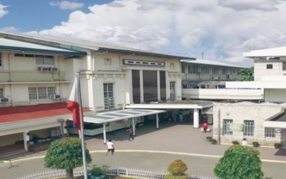 <p><strong>DRIVE-THRU SWAB TESTING.</strong> The Vicente Sotto Memorial Medical Center (VSMMC) Subnational Laboratory (shown in photo) launches the drive-thru and walk-thru swab testing to operationalize the directive of President Rodrigo Duterte to ramp up Covid-19 testing down to the community. VSMMC Strategic Management Office head Rey Cris Panugaling said the hospital targets to do 10 tests for drive-thru and 20 tests for the walk-thru per hour. <em>(Photo courtesy of VSMMC)</em></p>
