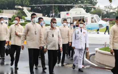 <p><strong>SONA</strong>. Heavily-guarded President Rodrigo Duterte arrives at the Batasang Pambansa in Quezon City for his fifth State of the Nation Address (SONA) on Monday (July 27, 2020). In his penultimate SONA, Duterte called Senate Minority Leader Franklin Drilon hypocrite for defending the Lopezes after ABS-CBN Corp. failed to secure a new franchise from the House of Representatives. <em>(Presidential photo)</em></p>