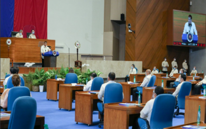 <p><strong>NOT PERFECT.</strong> President Rodrigo Duterte delivers his 5th State of the Nation Address (SONA) at the Batasang Pambansa in Quezon City on Monday (July 27, 2020). Duterte acknowledged that the implementation of the social amelioration program is not perfect but vowed to run after individuals who turned the coronavirus pandemic into an “opportunity” to earn money. <em>(Presidential photo)</em></p>