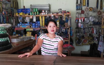 <p><strong>FINANCIAL RELIEF</strong>. Store owner Jenelyn Ortinez says on Tuesday (July 28, 2020) that the financial relief for micro, small, and medium enterprises is a welcome development. President Rodrigo Duterte, in his State of the Nation Address on Monday, urged banks and other financial institutions to provide financial relief to small businessmen affected by Covid-19.<em> (PNA photo by Annabel Consuelo J. Petinglay)</em></p>