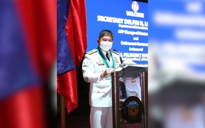 <p><strong>UNITY</strong>. Lt. Gen. Gilbert Gapay assumes as the 54th chief of staff of the Armed Forces of the Philippines on Monday (Aug. 3, 2020). Gapay called for unity as the military battles terrorism and the coronavirus disease 2019 pandemic. <em>(AFP PAO photo)</em></p>