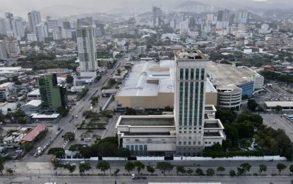 <p><strong>RECOVERING FOOT TRAFFIC</strong>. An aerial photo shows the SM City Cebu, the oldest mall of the SM Group in Cebu. Mall operators in Cebu City reported on Wednesday (August 5, 2020) that foot traffic in malls is slowly recovering with dine-ins in food shops allowed in limited capacity amid the downgrading of risk classification to general community quarantine. <em>(Photo courtesy of Jun Nagac)</em></p>
<p> </p>