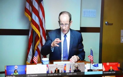 <p>US Assistant Secretary of State David R. Stilwell delivers a speech at the teleconference <em>(VNA/VNS Photo)</em></p>