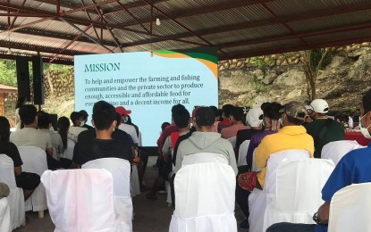 <p><strong>REINTEGRATION AID</strong>. Some of the former members of the communist New People’s Army from parts of Sarangani who received financial and livelihood assistance on Friday (Aug. 7, 2020) through the government’s Enhanced Comprehensive Local Integration Program. The recipients were former members of the NPA’s Guerilla Front 71 who have surrendered to the Army’s 73rd Infantry Battalion since January.<em> (PNA photo by Richelyn Gubalani)</em></p>
