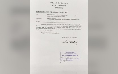 <p><strong>RESCHEDULED SCHOOL OPENING.</strong> The memorandum issued by Malacañang on Friday approving the Department of Education’s recommendation to reschedule the opening of classes amid the prevailing coronavirus disease 2019 health crisis. From August 24, the opening of classes this incoming school year has been moved to October 5, 2020. <em>(Malacañang photo)</em></p>