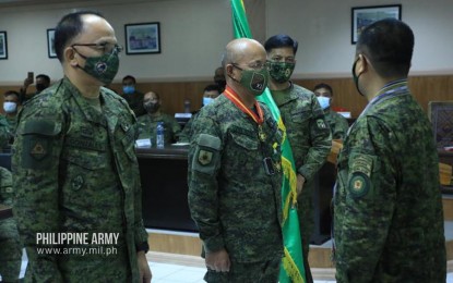 <p>(From left) Newly-appointed 11th Infantry Division commander Brig. Gen. Norman Gonzales and new Wesmincon chief, Major Gen. Corleto Vinluan <em>(Photo courtesy of Philippine Army)</em></p>