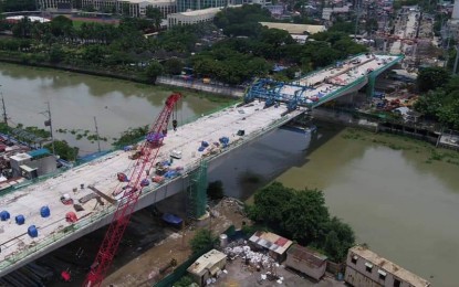 <p>Bonifacio Global City (BGC)-Ortigas Center link bridge under construction <em>(File photo)</em></p>
<p><em> </em></p>