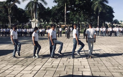 <p style="text-align: left;"><strong>CONTACT TRACING TRAINORS.</strong> New Task Force Kasaligan members perform drills during a recruitment activity at the Plaza Independencia in Cebu City on Sept. 3, 2020. PRO-7 chief, Brig. Gen. Albert Ignatius Ferro, said on Friday (Sept. 4, 2020) that the Philippine National Police in Central Visayas will send a team of contact tracing trainors to Iloilo to bolster the province's efforts to address the rising number of Covid-19 cases<em>. (Photo courtesy of Leonyl Aubree Eneriquez Marante's Facebook page)</em></p>